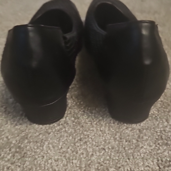 ❄️Beacon Black Low Heel with Textured Upper and Square Toe #B6 - Picture 8 of 9